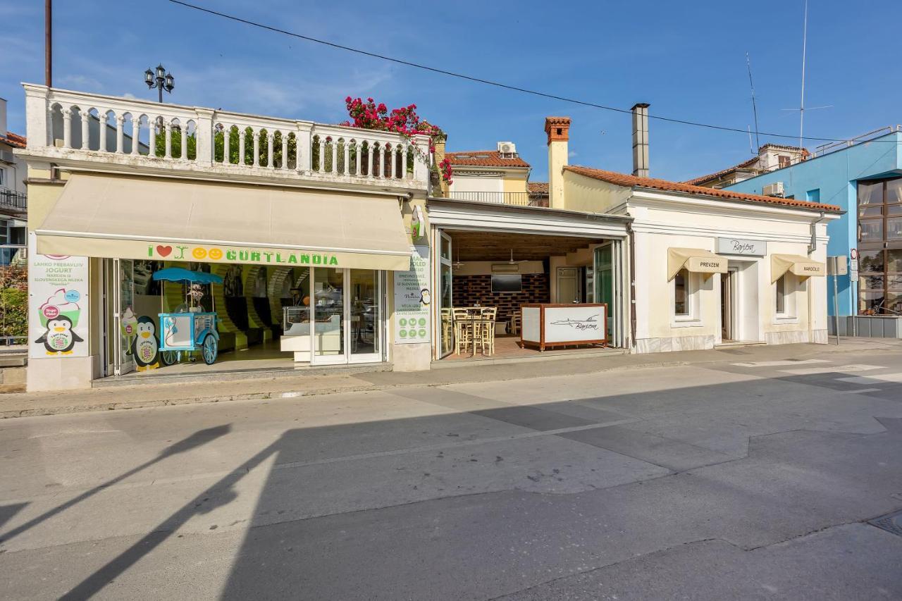 Vila Adriana Изола Екстериор снимка